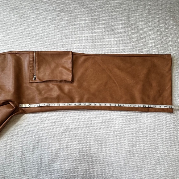 NWT Avec Les Filles High Rise Vegan Leather Wide Leg Cargo Pants Women Sz M - Picture 13 of 14